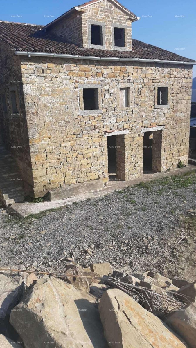 Kuća samostojeća stara za rekonstrukciju , blizina mjesta Motovuna. 10