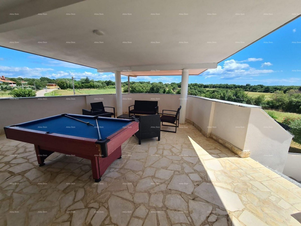 Na prodaju kuća s bazenom – Valtura 18