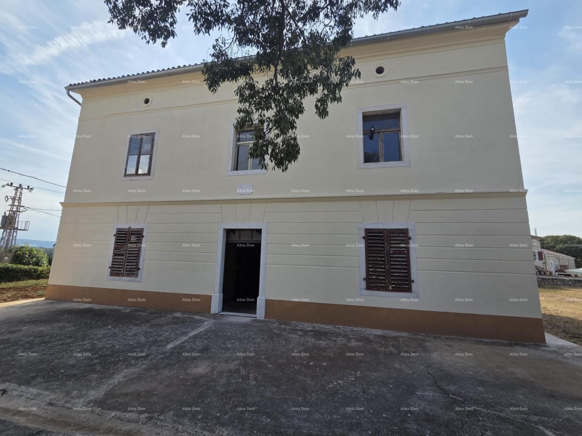 ДОМ В МУТВОРАНЕ – 300+ м² И УЧАСТОК 2.980 м² 1