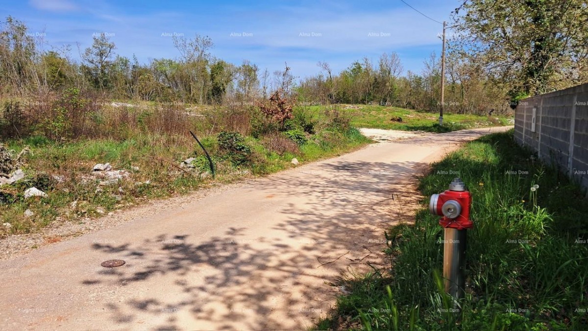 Dvije građevinske parcele sa projektima! 3
