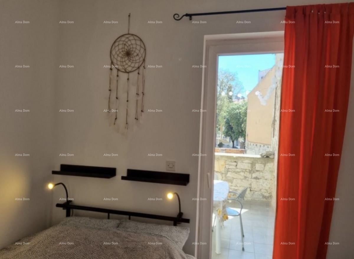 PULA STARA JEZGRA GRADA. KUĆA NA 5 MANJIH ETAŽA. 6