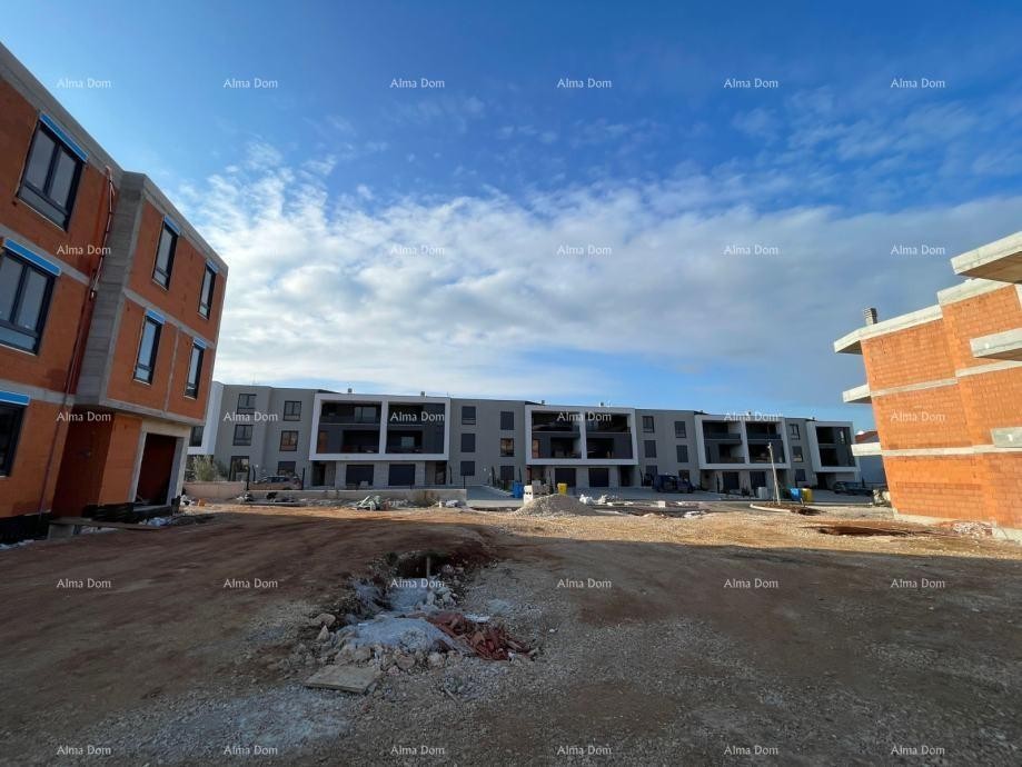 Novogradnja! Prodaje se stan s dvije spavaće sobe i dva parkirna mjesta, Pula, Valdebek 12