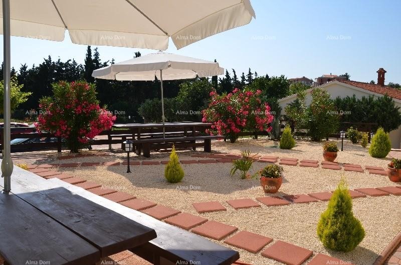Apartmanski objekt s bazenom na odličnoj lokaciji, s pogledom na more u Medulinu 9