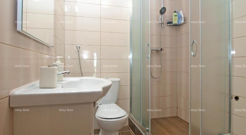 ДОМ С 3 АПАРТАМЕНТАМИ, МЕДУЛИН 15