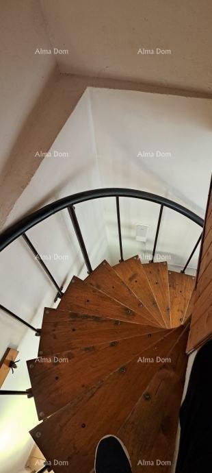 For sale: Renovated stone house in the center of the town of Vodnjan. 6