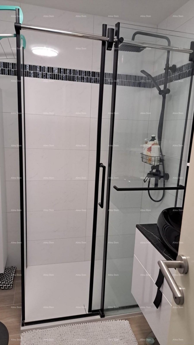 Prodaje se lijep stan u Puli – 33.20m². Blizina Caffe bara 8