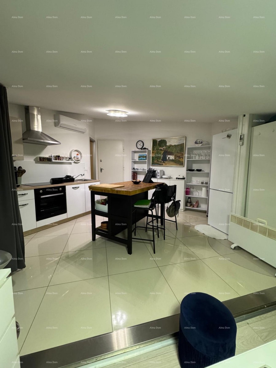 Новиград, с одной спальней. Здание с лифтом. 1