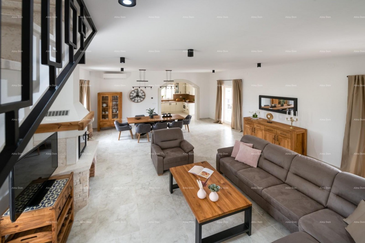 Sale - Luxury Villa with Pool and Jacuzzi on a Spacious Property, Marčana! 9