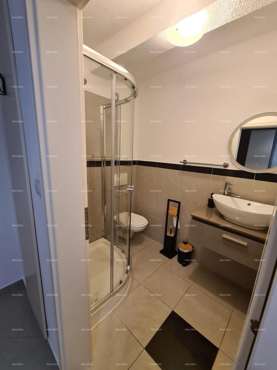 Na prodaju kuća s bazenom – Valtura 24