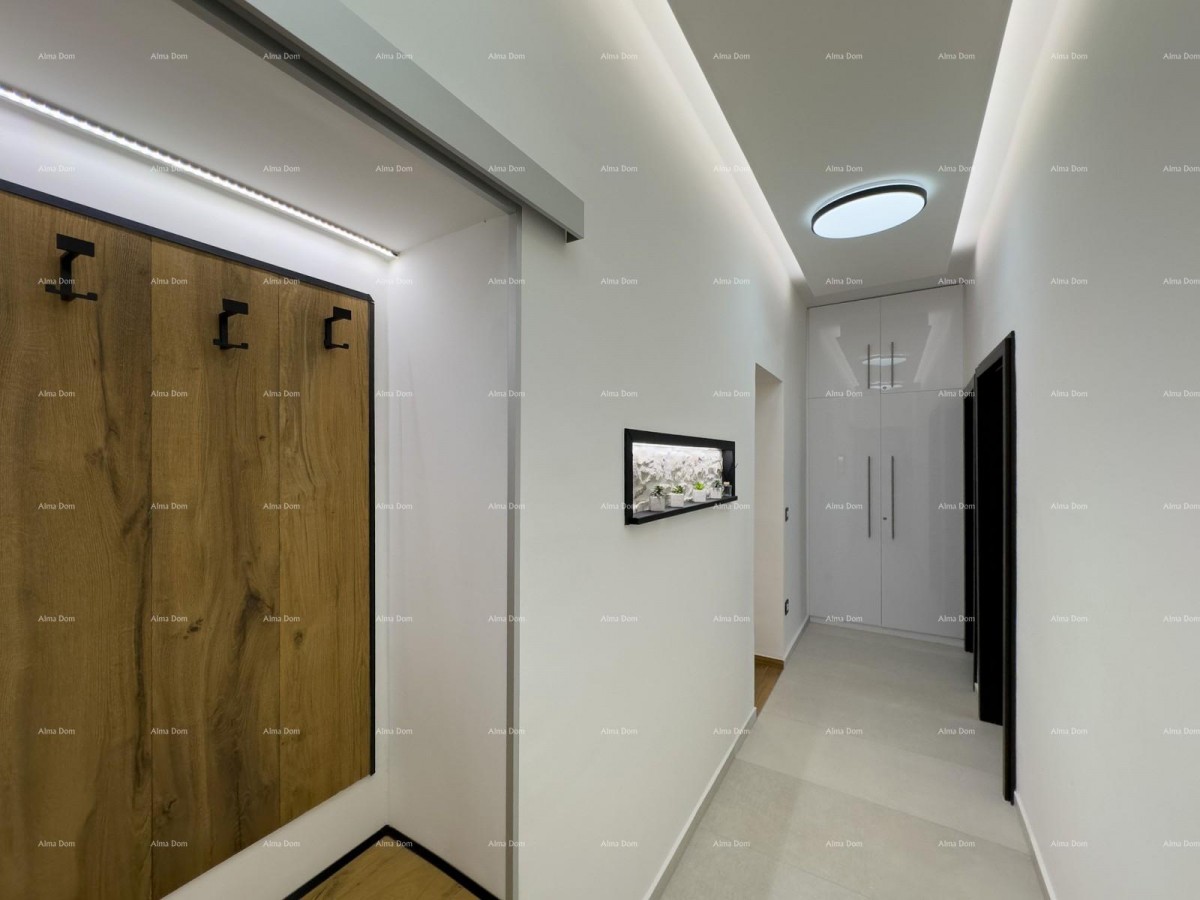 Pulj strogo središče Istarska ulica 500 metrov od Arene Sodobno popolnoma prenovljeno in opremljeno mestno stanovanje 9