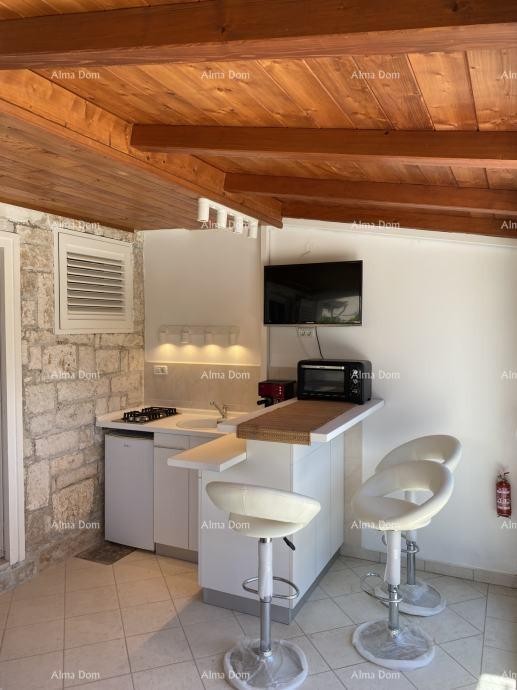 Pula – Casa con due unità abitative, a 50 m dal mare 8