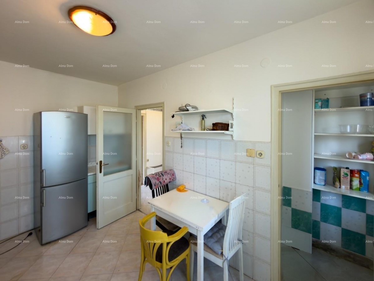 Vendiamo un appartamento in ottima posizione a Pola! 13