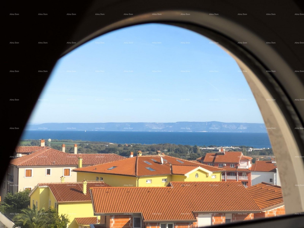 We are selling an apartment with a sea view! 35