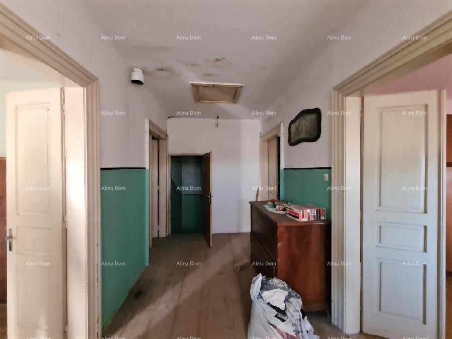 Продается старый истарский каменный дом с видом на Грожнян. 15