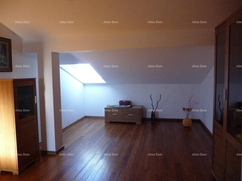 Продается большой и красивый дом в Умаге 15