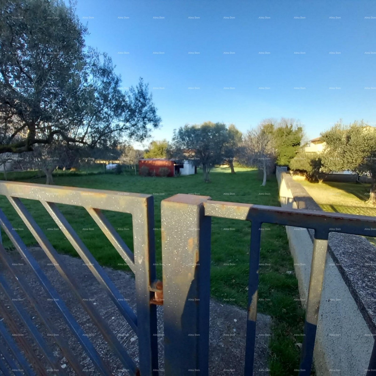 For Sale: Large Building Plot in Medulin – 1,895 m² 1