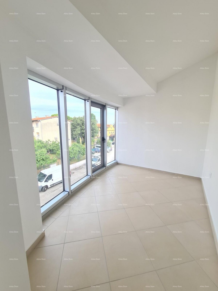 Istra. Pula. Veli vrh. 7