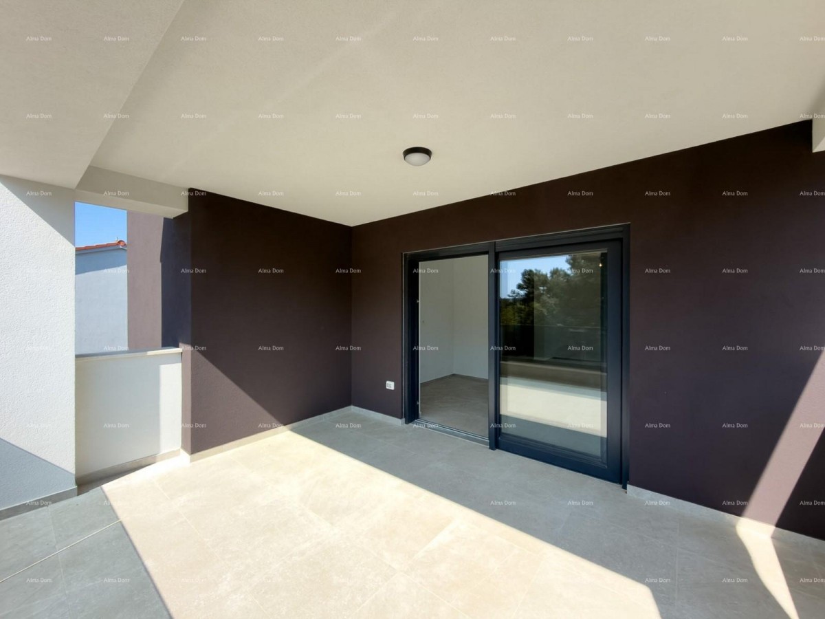 Новая постройка в отличном месте. 12