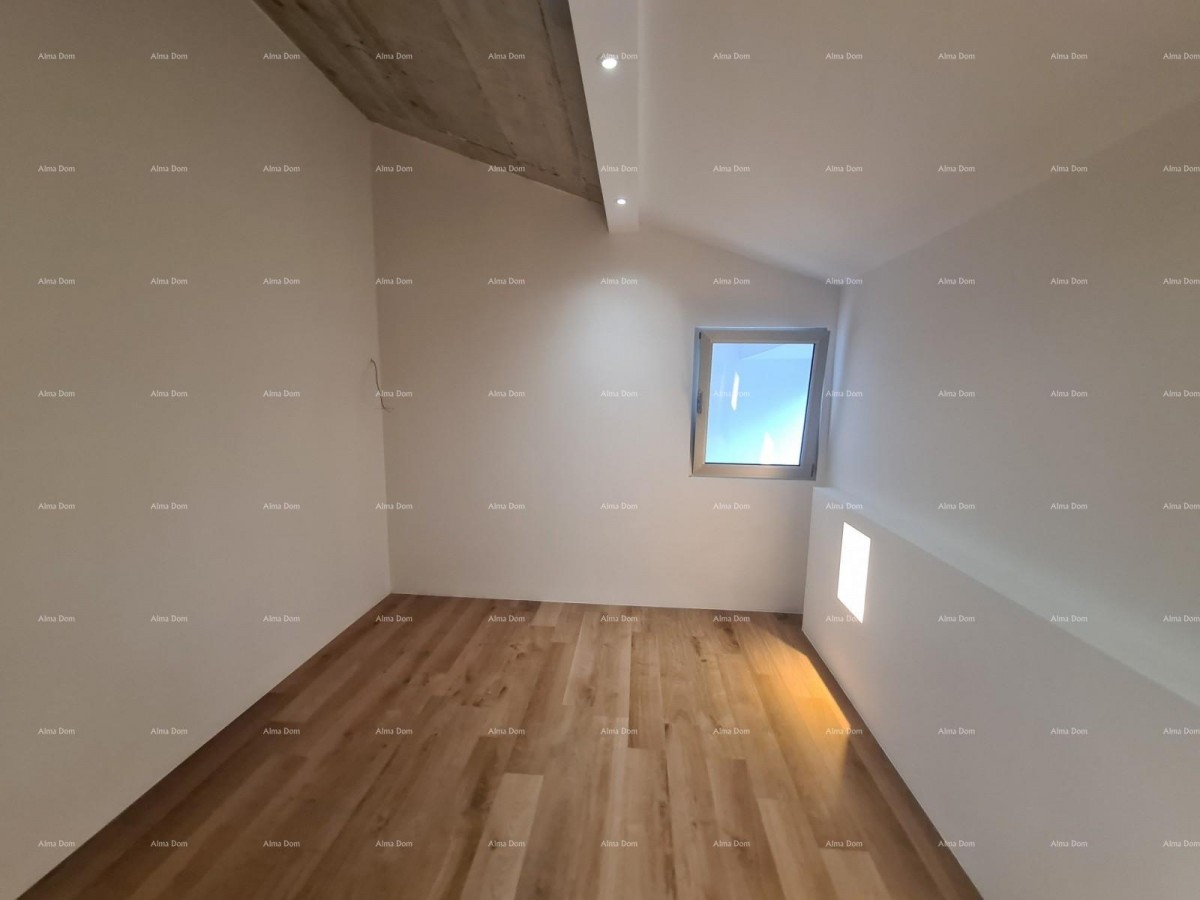 Istra. Pula. Veli vrh. 13