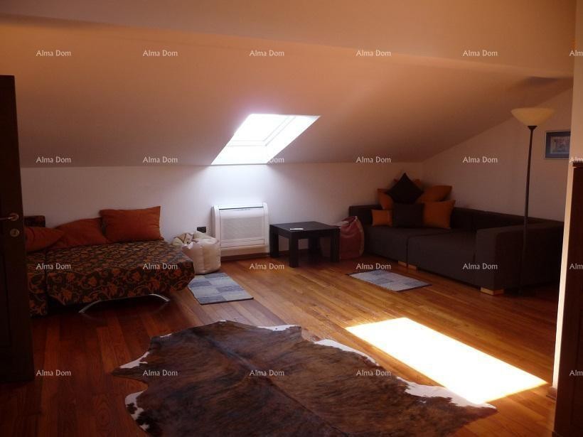 Продается большой и красивый дом в Умаге 14