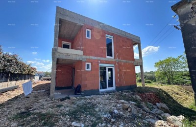 Umag- For sale: semi-detached house in rough construction phase.