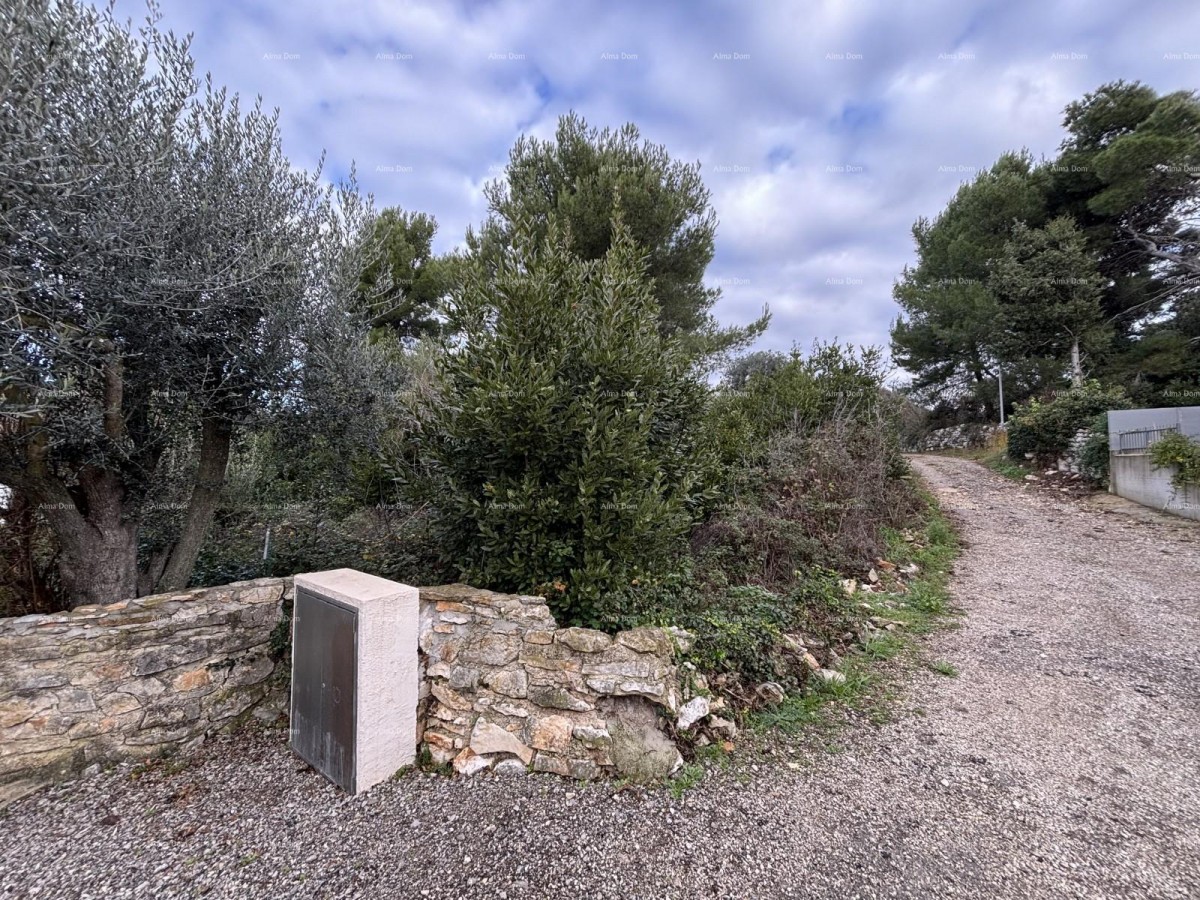 Premantura, construction land 1,600 m² 4