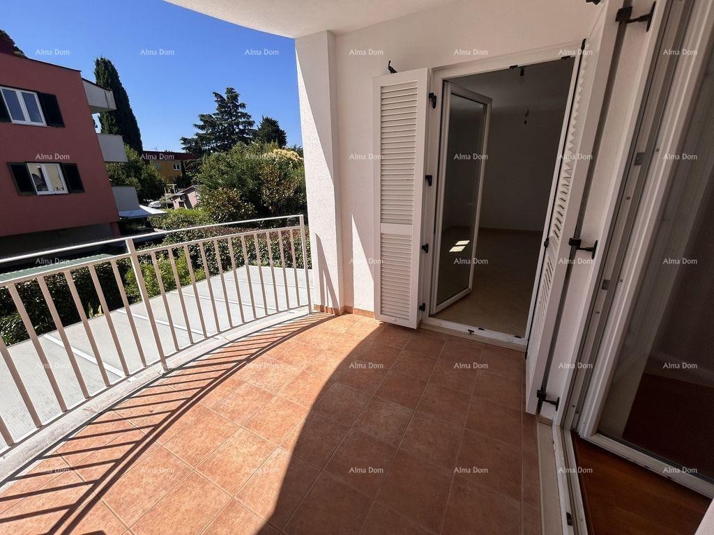 Novigrad – spacious four-bedroom apartment, 76 m², 200 m from the sea and Karpinjan beach 1