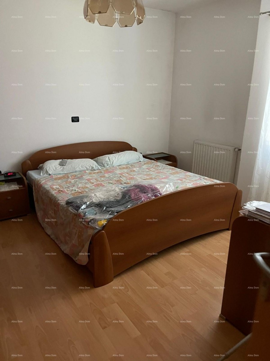 Umag! Kuća s velikom okućnicom i terasom. 10