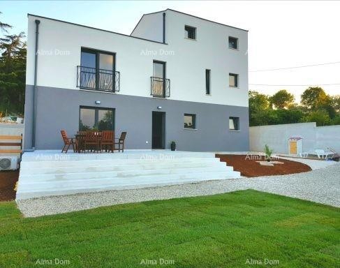 Modern house with a pool in Pula, just 1500 m from the sea 1