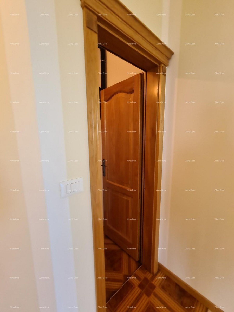 Istra. Premantura.Troetažni stan s krovnom terasom! 100 metara do mora. 25