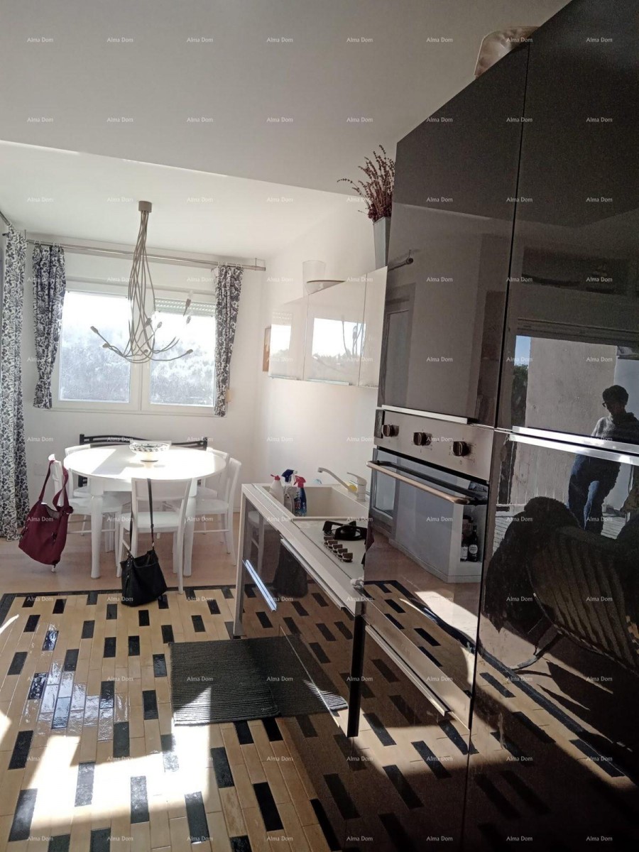 Prodaja- stan s pogledom na more - dvije minute do šetnice Lungomare, Pula! 3