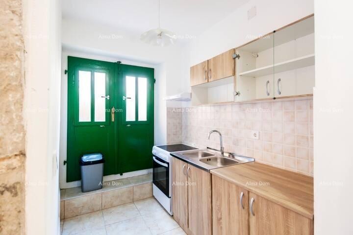 Prodaja lijepo uređene, renovirane istarske kuće s šternom, Marčana! 5