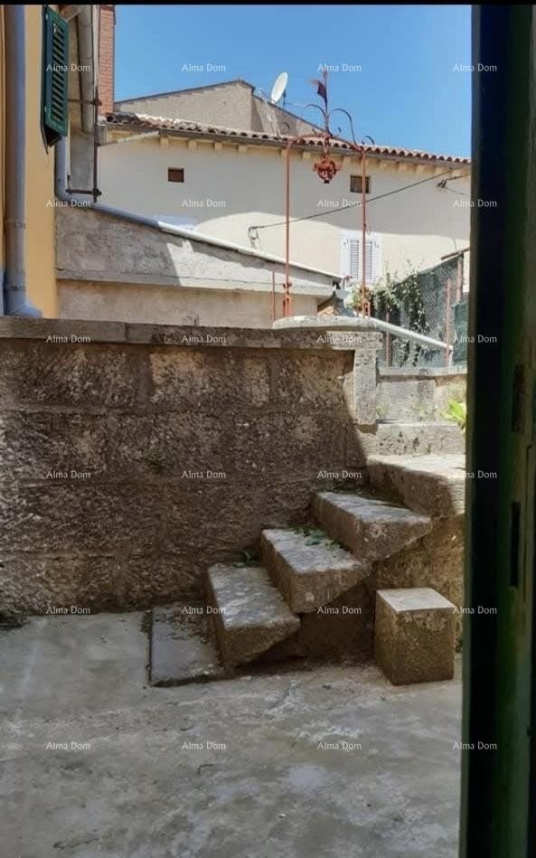 Prodaja lijepo uređene, renovirane istarske kuće s šternom, Marčana! 12