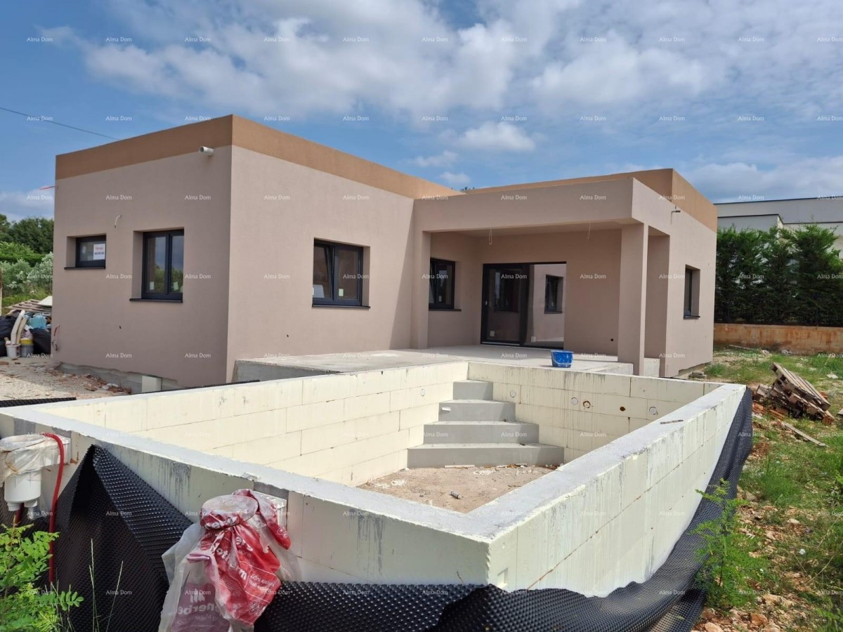 High-quality single-family house with swimming pool and fenced garden for sale, Svetvinčenat 4