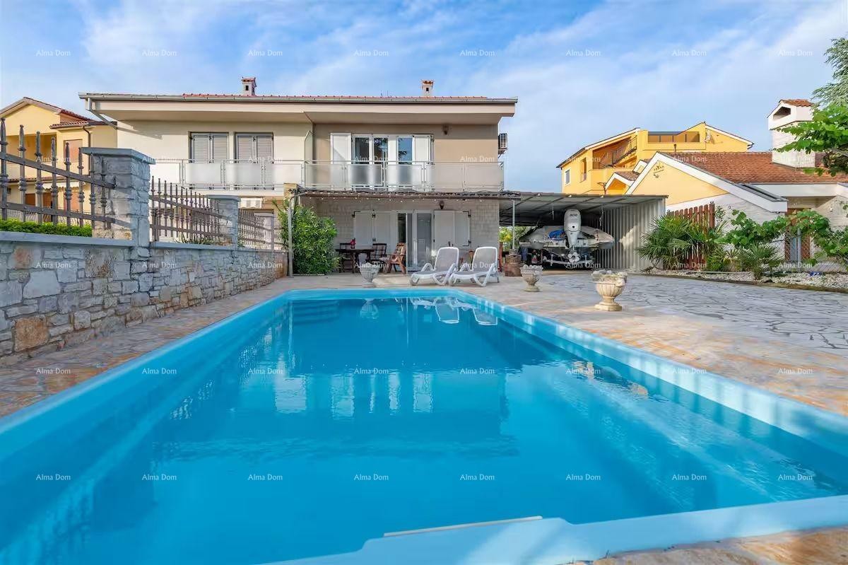 Eccellente opportunità! Vendita - casa attraente con piscina e giardino curato, Banjole! 2
