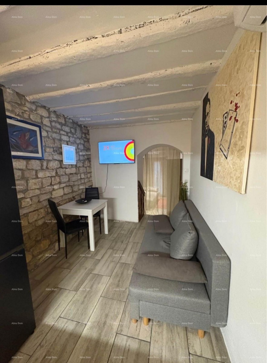 Prodaja- renoviran stan u staroj jezgri grada, Rovinj! 2