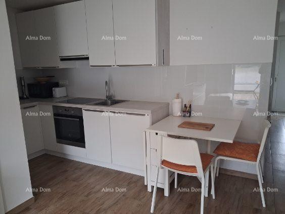 Bellissimo appartamento con giardino e posto auto, vicino a Pula 2