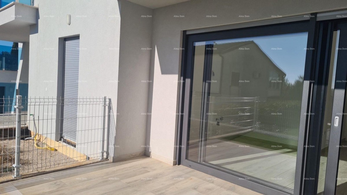 Modern apartment in block D with two parking spaces, close to Umag! 11