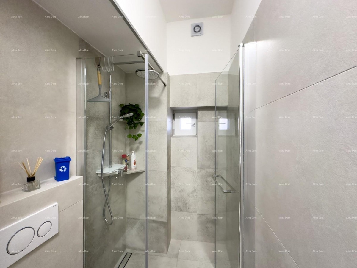 Pulj strogo središče Istarska ulica 500 metrov od Arene Sodobno popolnoma prenovljeno in opremljeno mestno stanovanje 5