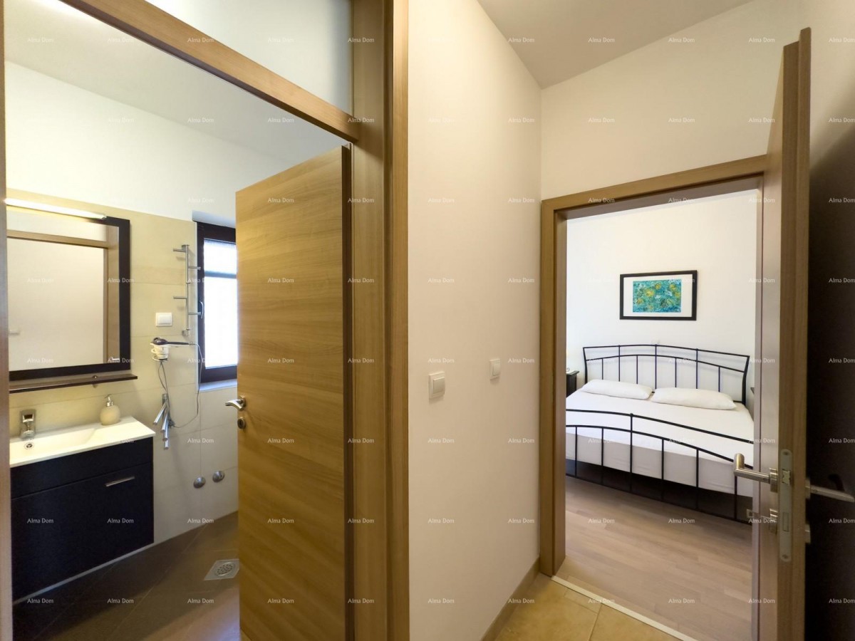 Bellissima casa con piscina a Pola, ideale per famiglie o investimento. 39