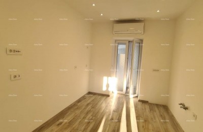 Пула – отремонтированная двухкомнатная квартира в центре, 72,83 м²