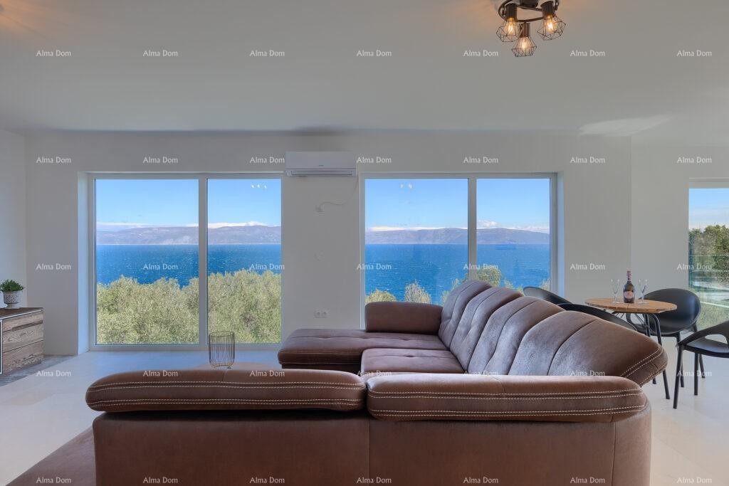 Moderna villa con piscina riscaldata e vista mare 7