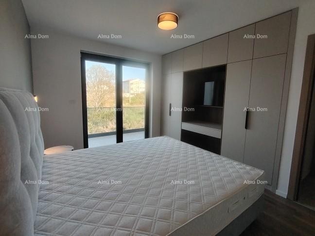 Top-notch three-bedroom apartment with a sea view, furnished 29