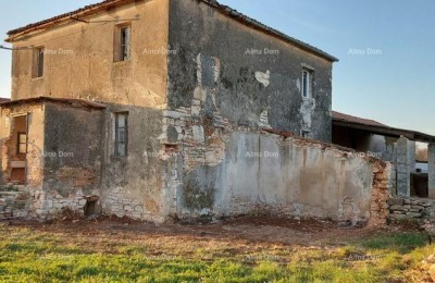 Galižana – kamena hiša z gradbenim zemljiščem in šterno