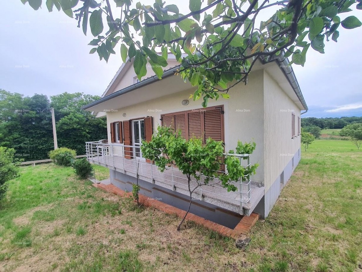 Семейный дом с гаражом, погребом и возможностью покупки дополнительного участка земли – 30 минут от Пулы 2