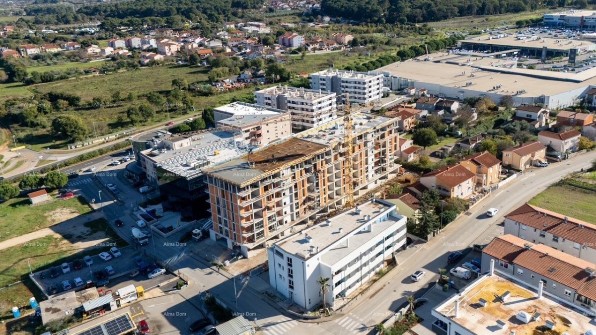 Pula. Nuovo edificio residenziale. Vendita di un appartamento con posto auto e cantina. Vicinanza al nuovo ospedale. S37 21