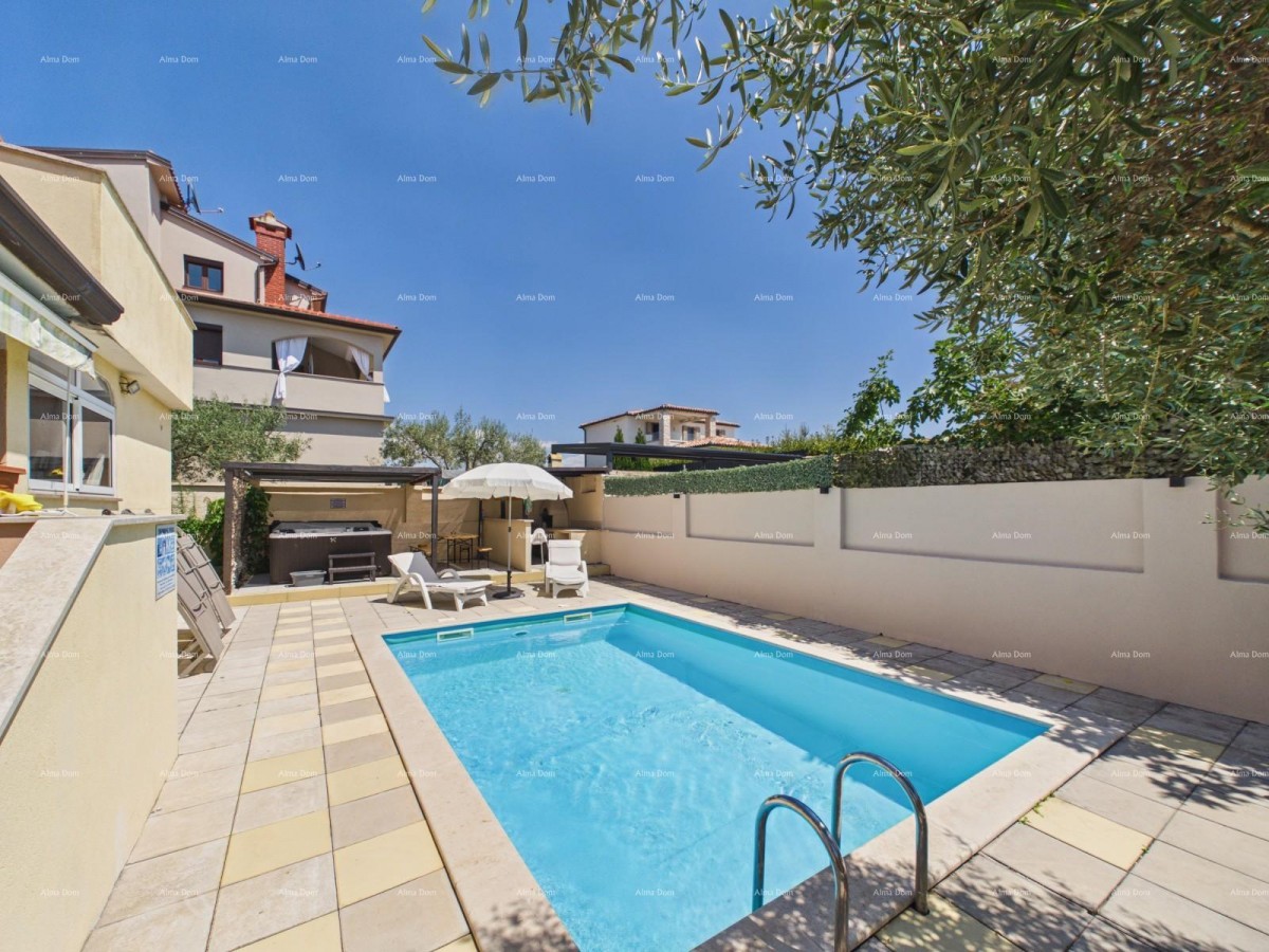 Casa con piscina a Poreč! 1