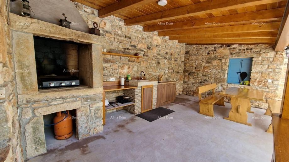 Sveti Lovreč, splendida villa in pietra con ampio giardino 5