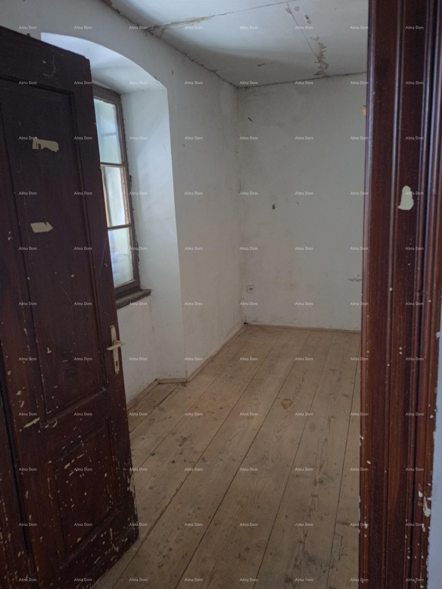 Продается дом с погребом, большой террасой, двумя трехкомнатными квартирами, двором. Отличная возможность для инвестирования! 10