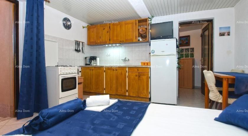 ДОМ С 3 АПАРТАМЕНТАМИ, МЕДУЛИН 20